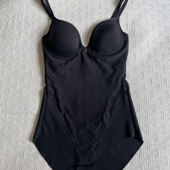 Triumph Shapewear Bodysuit - Picture 8 of 9